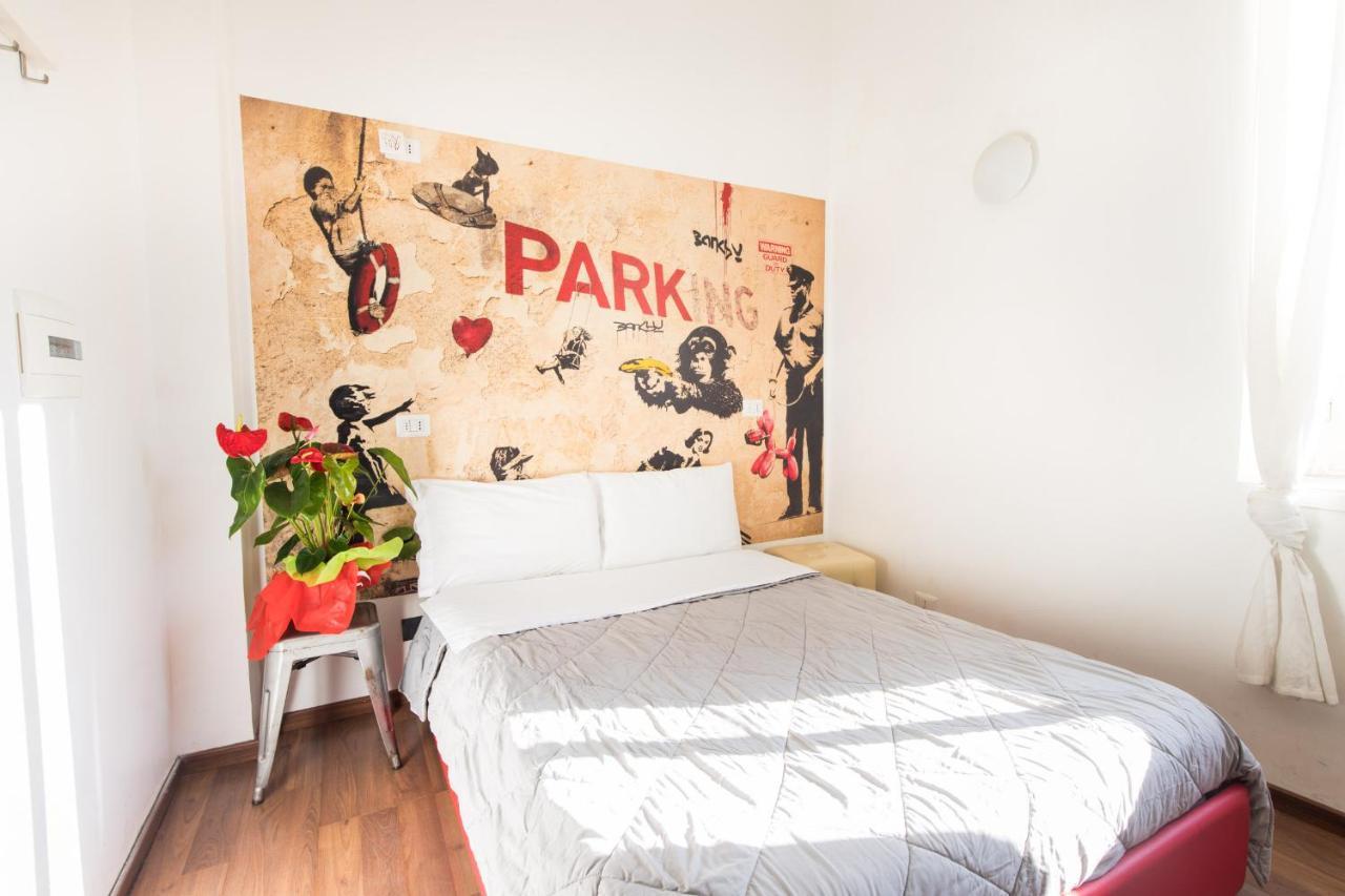 Hostal Hostel Roma Pyramid Roma