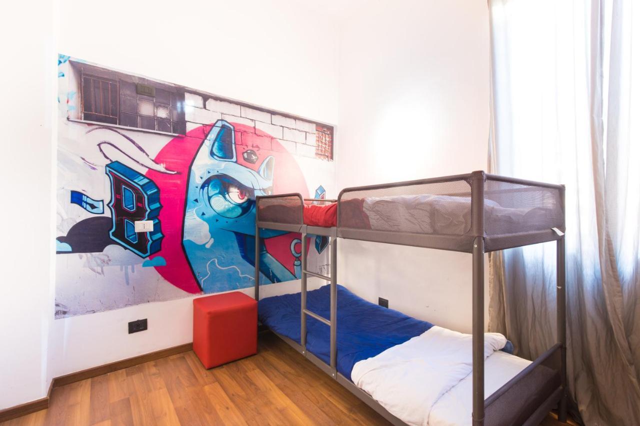 Hostel Roma Pyramid *