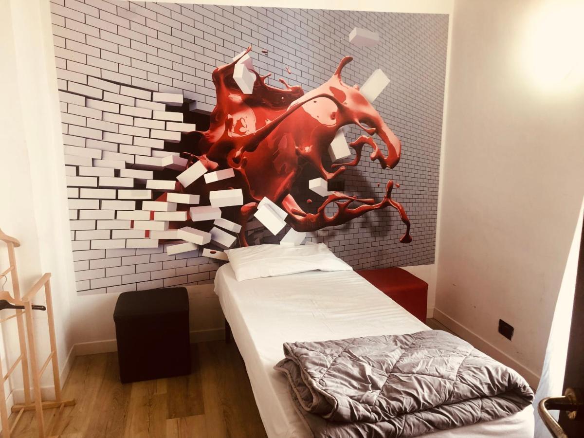 Hostal Hostel Roma Pyramid *