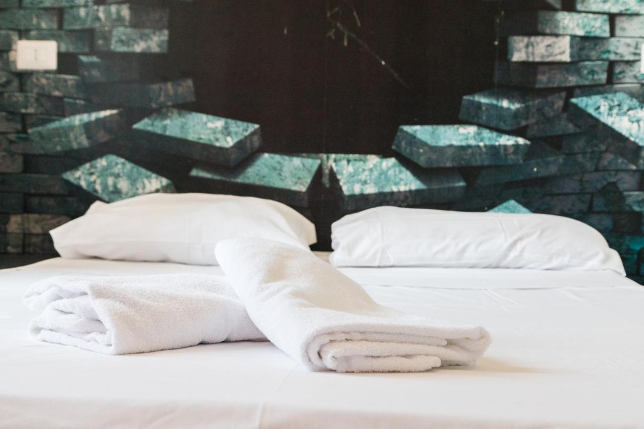 Hostal Hostel Roma Pyramid *